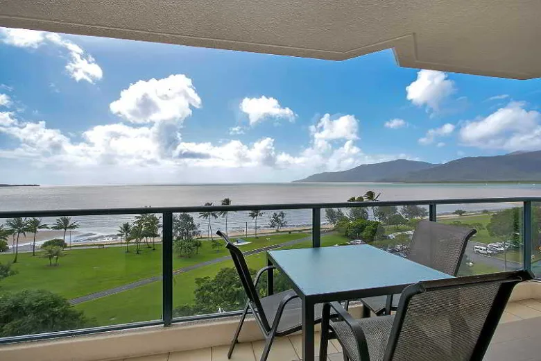 181 The Esplanade — 4D/3N Cairns, QLD