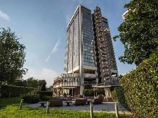 Best Western Plus The Hub Hotel — 4D/3N Milan