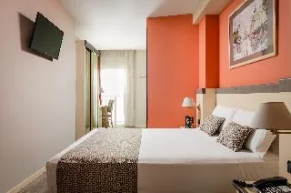 Petit Palace Trencadis — 5D/4N Barcelona