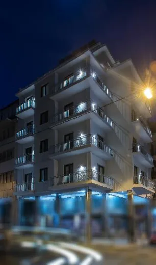 Spot Apart — 5D/4N Athens