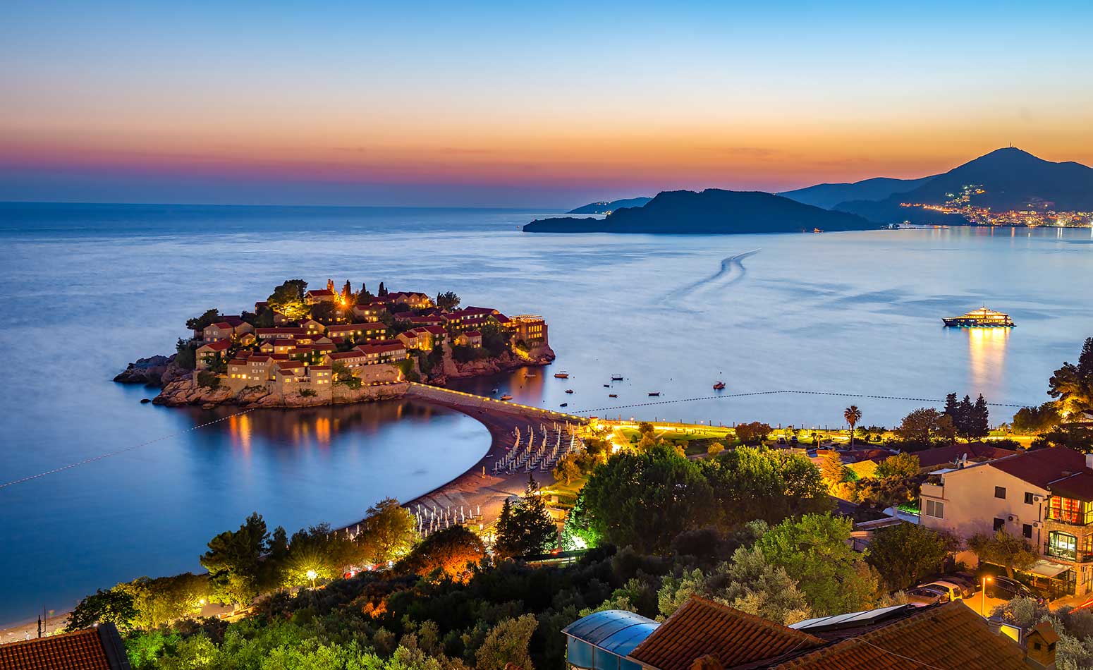 Unbeatable Resorts Deals | Save Big on Your Next Getaway